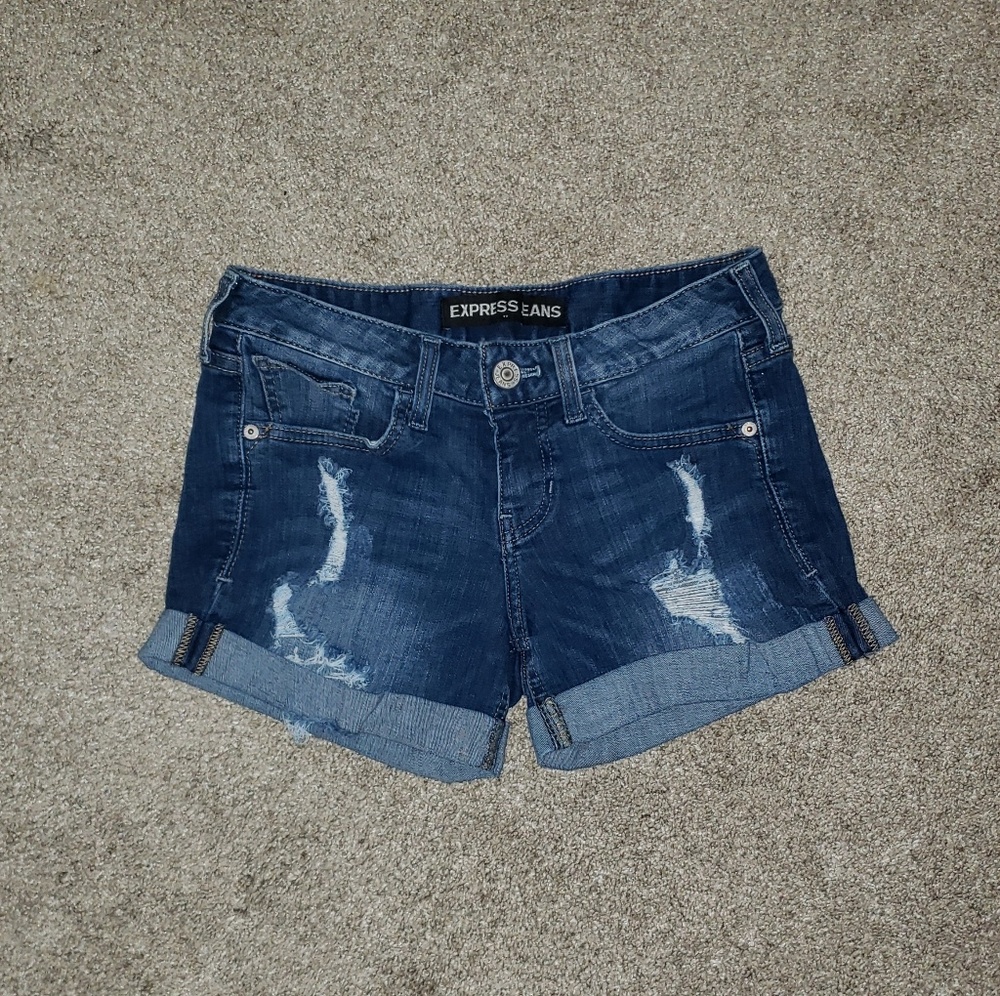 Distressed express shorts, stretch